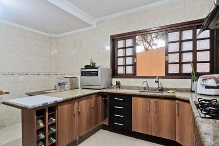 Casa para alugar com 179m², 4 quartos e 7 vagasCozinha