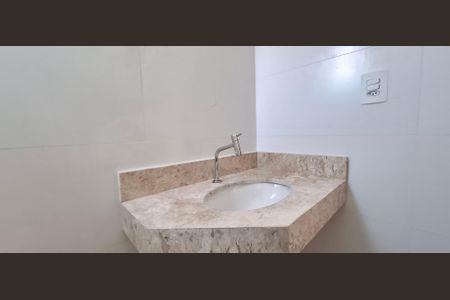 Apartamento à venda com 50m², 2 quartos e 1 vaga Apartamento à venda com 50m², 2 quartos e 1 vagaBanheiro da suíte