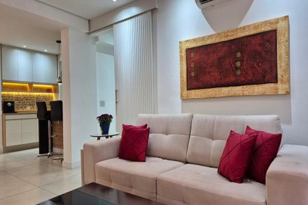 Sala de TV de apartamento para alugar com 2 quartos, 105m² em Cambuí, Campinas