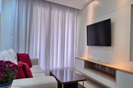 Sala de TV de apartamento para alugar com 2 quartos, 105m² em Cambuí, Campinas