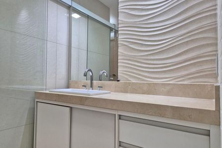 Apartamento à venda com 105m², 2 quartos e 1 vagaBanheiro da Suíte 1