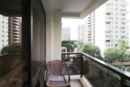 Apartamento à venda com 45m², 1 quarto e 1 vaga Apartamento à venda com 45m², 1 quarto e 1 vagaVaranda