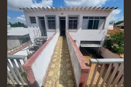Casa à venda com 280m², 3 quartos e 6 vagasFoto 01