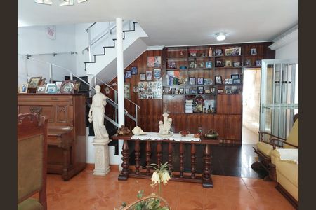 Casa à venda com 280m², 3 quartos e 6 vagasFoto 01