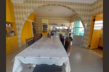 Casa à venda com 280m², 3 quartos e 6 vagasFoto 01