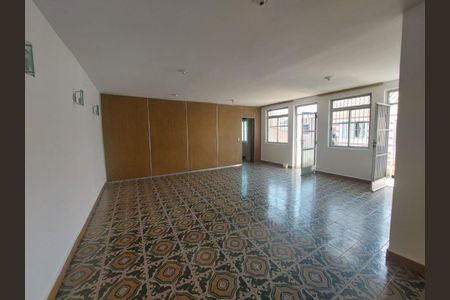 Casa à venda com 280m², 3 quartos e 6 vagasFoto 01