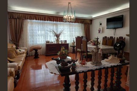 Casa à venda com 280m², 3 quartos e 6 vagasFoto 01