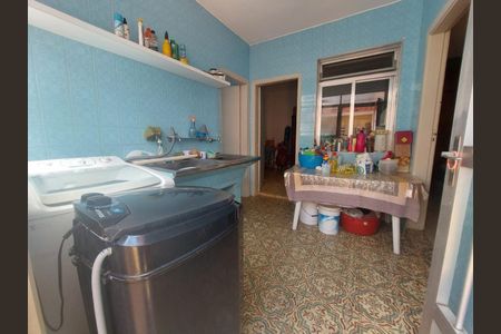 Casa à venda com 280m², 3 quartos e 6 vagasFoto 01