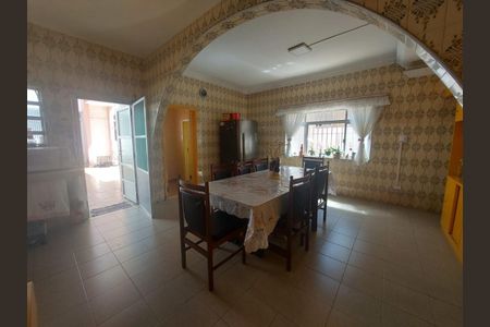 Casa à venda com 280m², 3 quartos e 6 vagasFoto 01