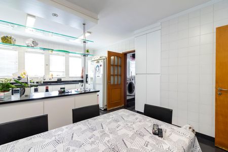 Casa à venda com 280m², 3 quartos e 4 vagasCopa