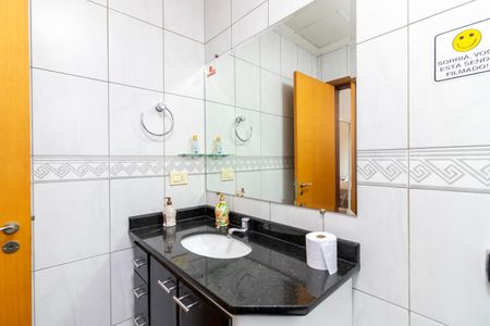 Casa à venda com 280m², 3 quartos e 4 vagasBanheiro da Suíte 1