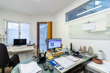 Casa à venda com 280m², 3 quartos e 4 vagasEscritório