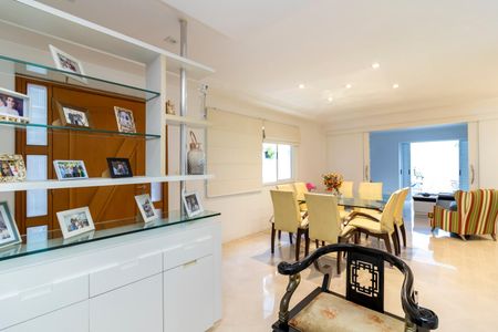 Casa à venda com 280m², 3 quartos e 4 vagasSala de Visitas