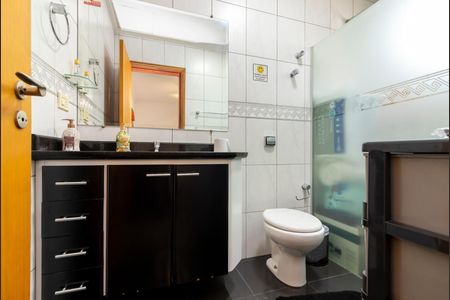 Casa à venda com 280m², 3 quartos e 4 vagasBanheiro da Suíte 1