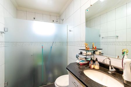 Casa à venda com 280m², 3 quartos e 4 vagasBanheiro da Suíte 2