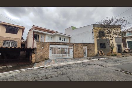 Casa à venda com 280m², 3 quartos e 4 vagasFachada