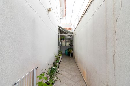 Casa à venda com 280m², 3 quartos e 4 vagasCorredor Lateral