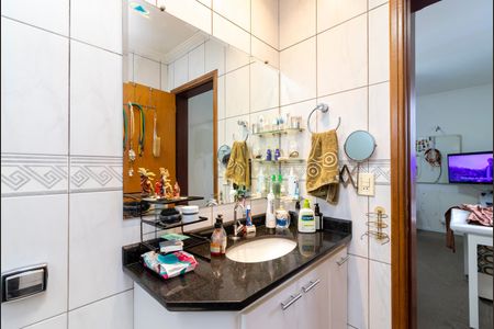 Casa à venda com 280m², 3 quartos e 4 vagasBanheiro da Suíte 2