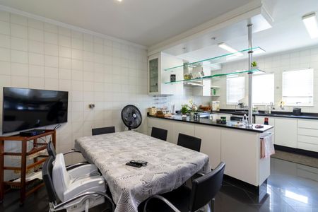 Casa à venda com 280m², 3 quartos e 4 vagasCopa