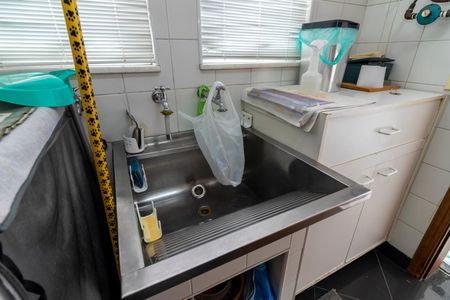 Casa à venda com 280m², 3 quartos e 4 vagasÁrea de Serviço