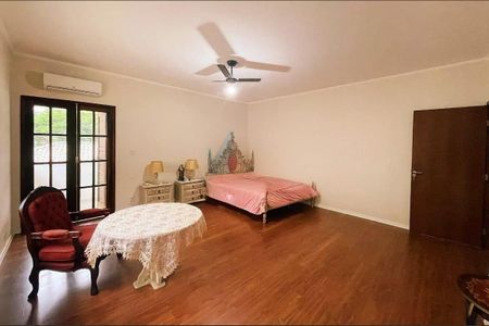 Casa à venda com 560m², 5 quartos e 4 vagas