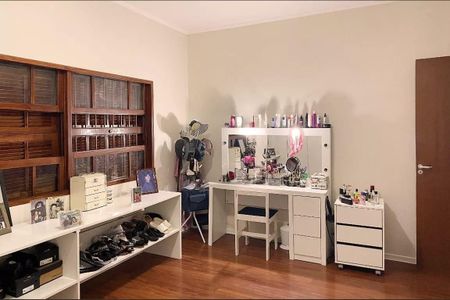 Casa à venda com 560m², 5 quartos e 4 vagas