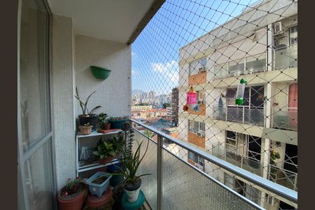 Apartamento à venda com 72m², 3 quartos e 1 vaga Apartamento à venda com 72m², 3 quartos e 1 vagaVaranda