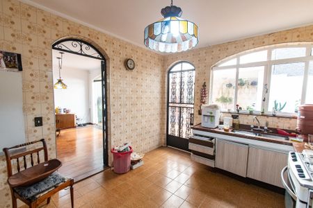 Casa à venda com 379m², 4 quartos e 8 vagasCozinha