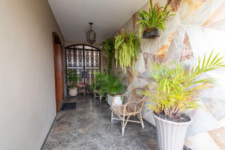 Casa à venda com 379m², 4 quartos e 8 vagasHall de entrada