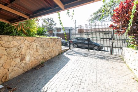 Casa à venda com 379m², 4 quartos e 8 vagasGaragem