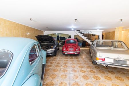 Casa à venda com 379m², 4 quartos e 8 vagasGaragem