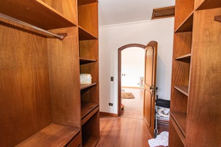 Casa à venda com 379m², 4 quartos e 8 vagasCloset da suíte 1