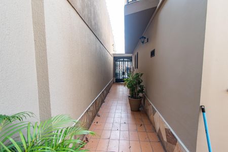 Casa à venda com 379m², 4 quartos e 8 vagasCorredor