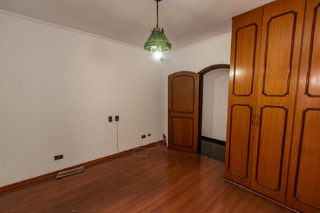Casa à venda com 379m², 4 quartos e 8 vagasSuíte 2