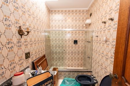 Casa à venda com 379m², 4 quartos e 8 vagasBanheiro da suíte 3