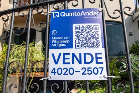 Casa à venda com 379m², 4 quartos e 8 vagasPlaquinha