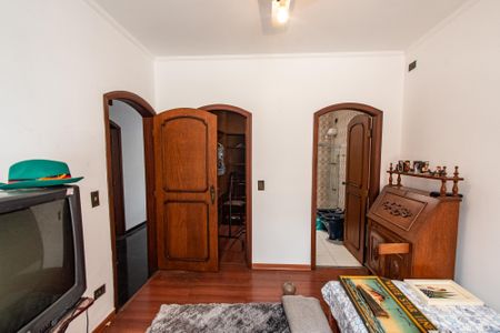 Casa à venda com 379m², 4 quartos e 8 vagasSuíte 3