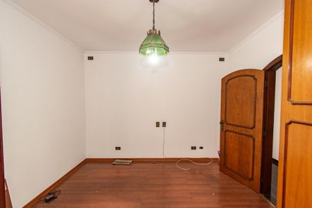 Casa à venda com 379m², 4 quartos e 8 vagasSuíte 2