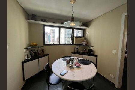 Apartamento para alugar com 4 quartos, 220m² em Jardim Paulista, São Paulo