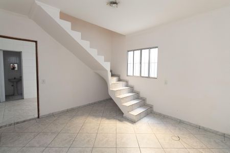 Casa para alugar com 75m², 2 quartos e sem vaga Casa para alugar com 75m², 2 quartos e sem vagaSala