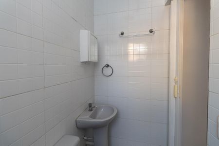 Casa para alugar com 75m², 2 quartos e sem vaga Casa para alugar com 75m², 2 quartos e sem vagaBanheiro