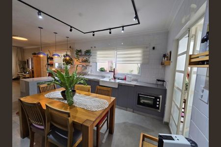 Casa à venda com 125m², 3 quartos e 2 vagas