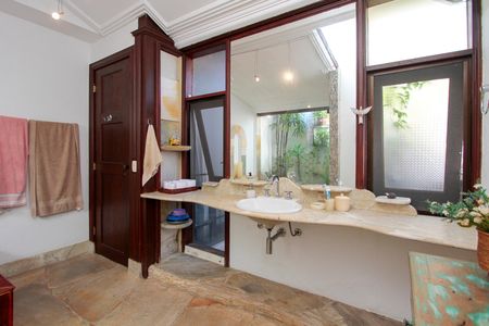 Apartamento à venda com 292m², 4 quartos e 2 vagasBanheiro Quarto 4 suíte máster