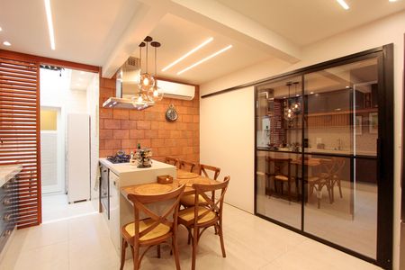 Apartamento à venda com 292m², 4 quartos e 2 vagasCozinha