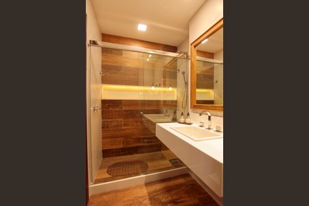 Apartamento à venda com 292m², 4 quartos e 2 vagasBanheiro Quarto 2 suíte