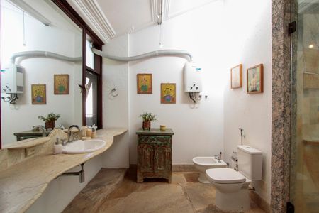 Apartamento à venda com 292m², 4 quartos e 2 vagasBanheiro Quarto 4 suíte máster