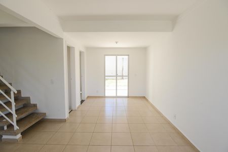 Casa de condomínio para alugar com 108m², 3 quartos e 2 vagas Casa de condomínio para alugar com 108m², 3 quartos e 2 vagasSala