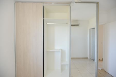 Casa de condomínio para alugar com 108m², 3 quartos e 2 vagas Casa de condomínio para alugar com 108m², 3 quartos e 2 vagas Suíte
