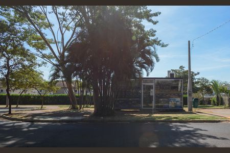 Casa de condomínio para alugar com 108m², 3 quartos e 2 vagas Casa de condomínio para alugar com 108m², 3 quartos e 2 vagasÁrea comum - Mercadinho