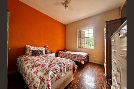 Casa à venda com 295m², 4 quartos e 3 vagas Casa à venda com 295m², 4 quartos e 3 vagasQuarto 2